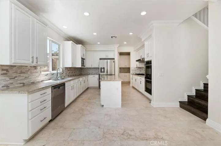 2417 Lenai, Corona, California 92879