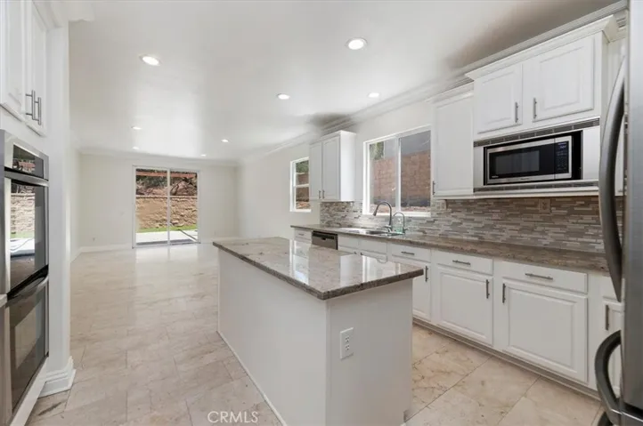 2417 Lenai, Corona, California 92879