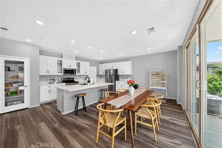 6112 Knoll Place, Banning, California 92220