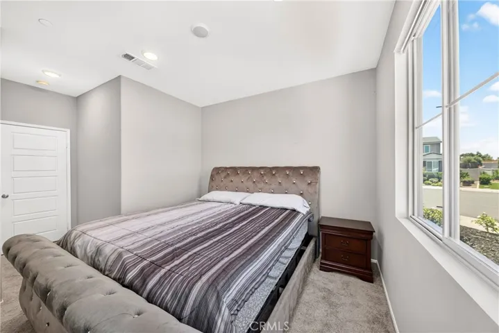 Bottom Guest bedroom