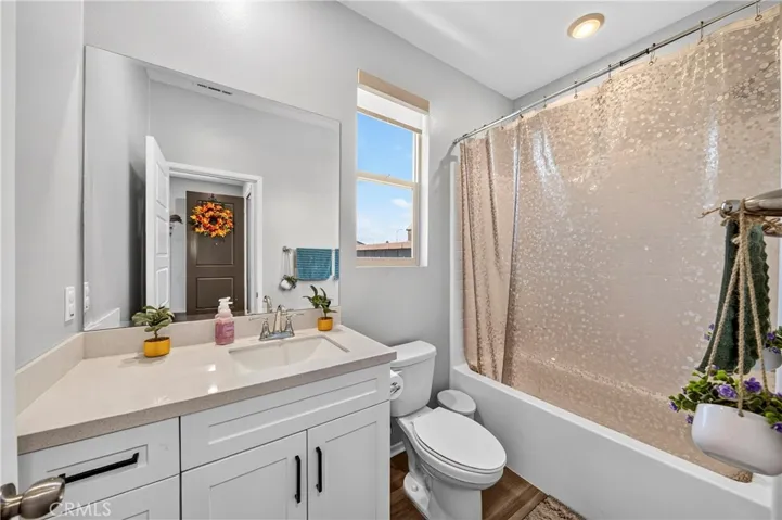 Bottom Bathroom