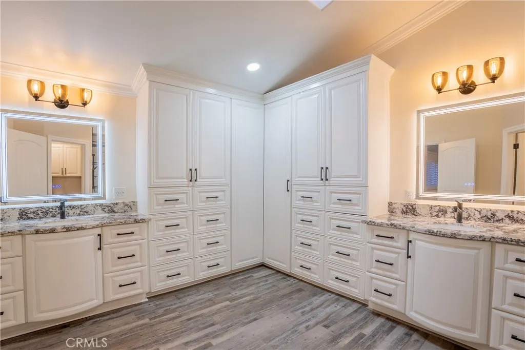 Main House Master Bathrom