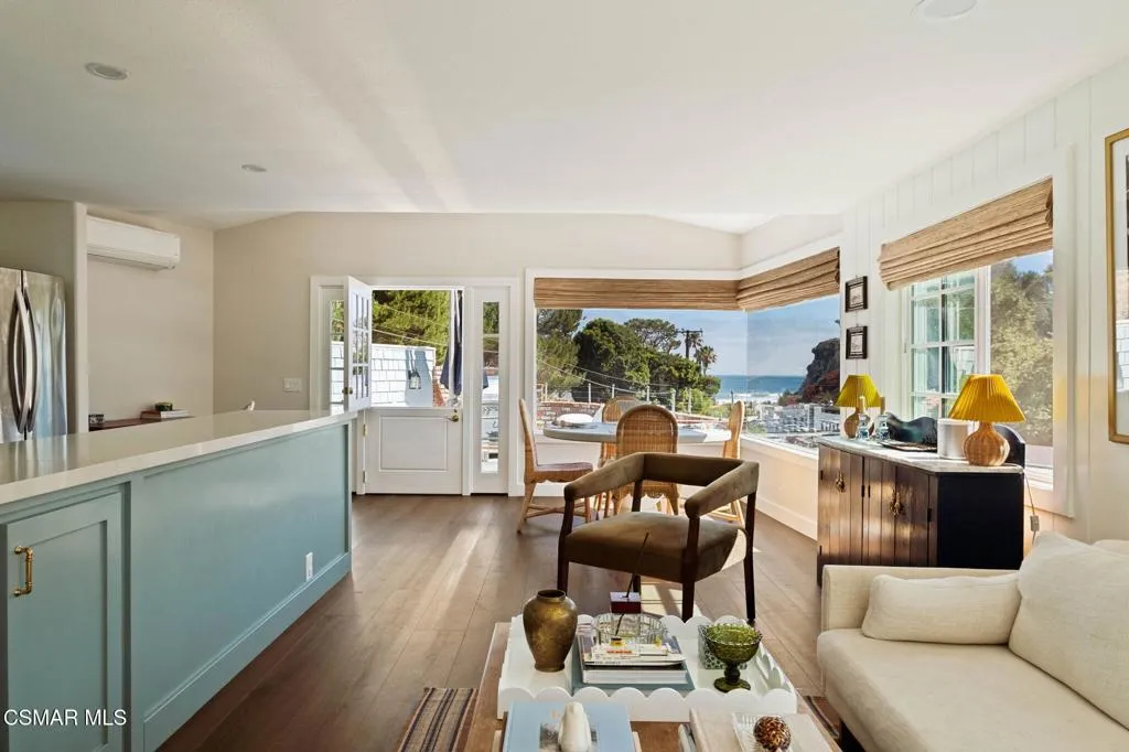 1 Paradise Cove Rd