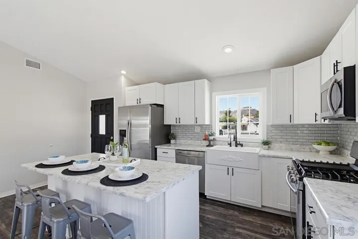 , Escondido, California 92027