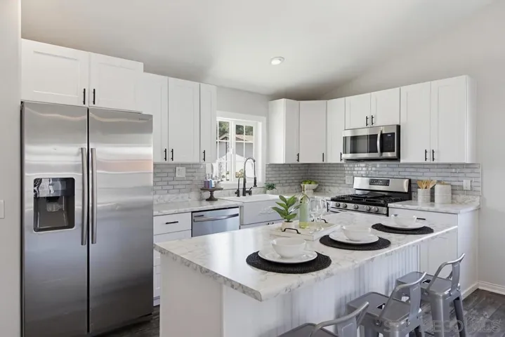 , Escondido, California 92027