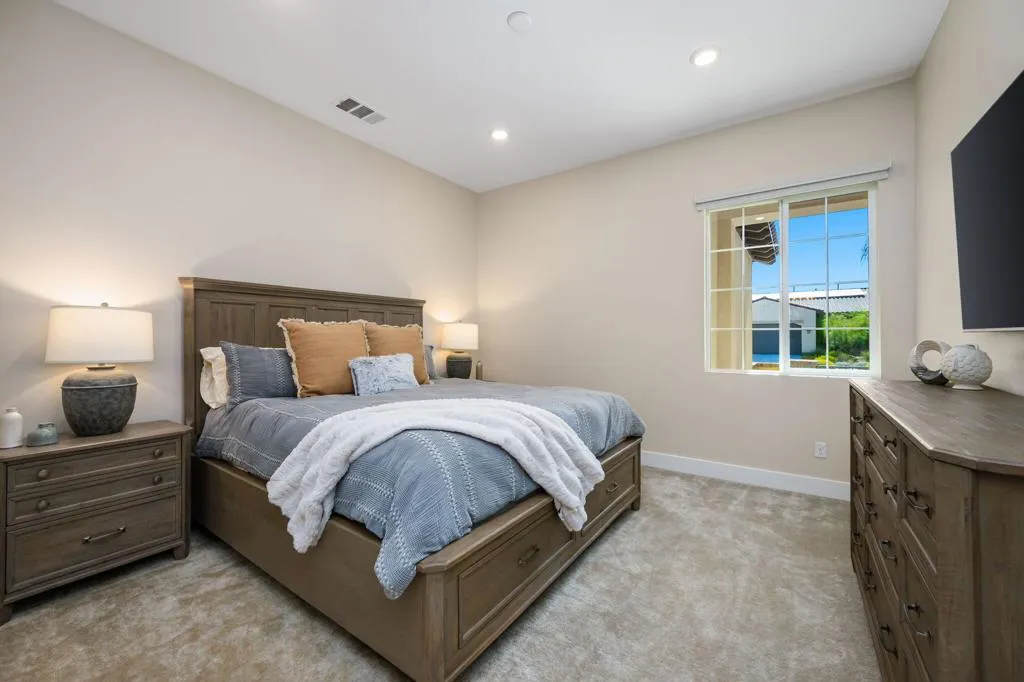 45-web-or-mls-BP_Marquis_0725_OPMG_045