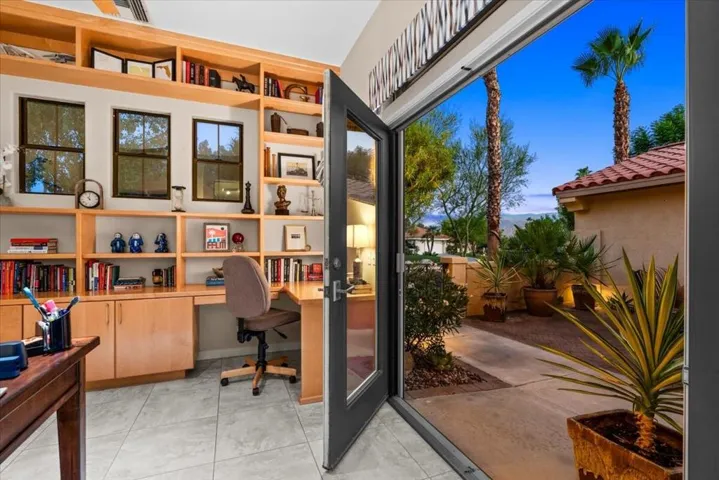 53-11 San Marino Cir-53