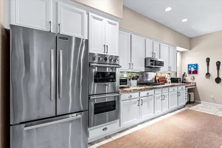 17-11 San Marino Cir-51
