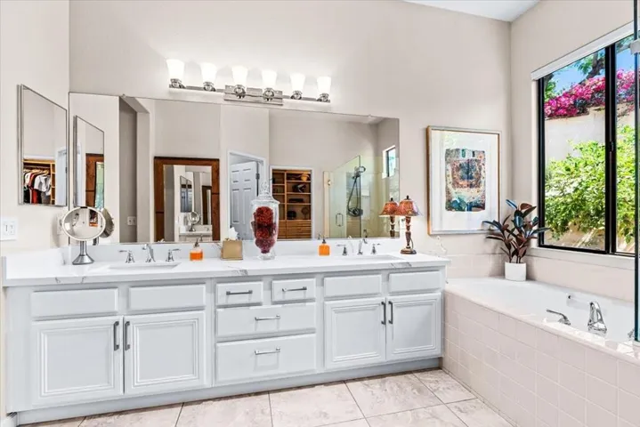 23-11 San Marino Cir-11