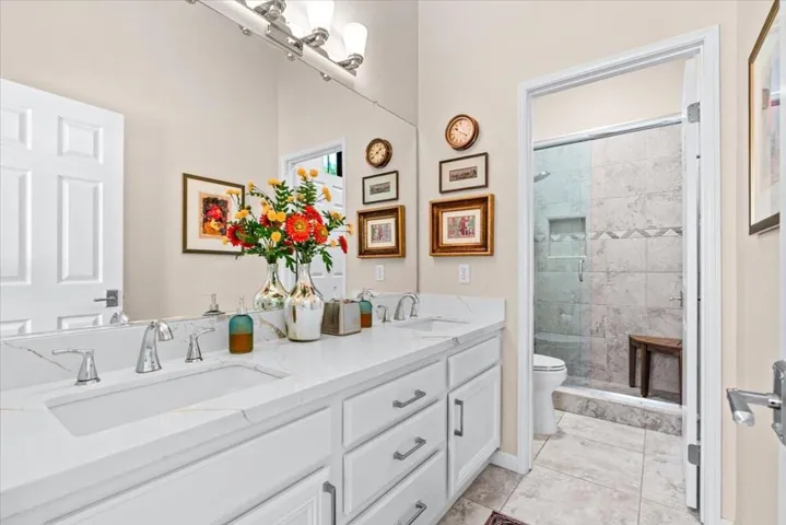 28-11 San Marino Cir-7