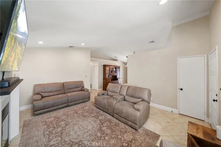37752 Cresta Del Reyo, Murrieta, California 92563