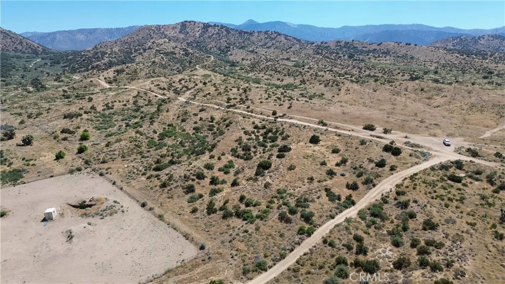 8001 Johnson Road, Phelan, California 92371 — photo 4