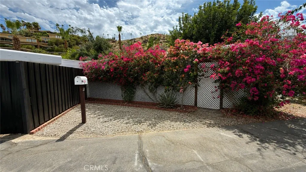 27 Jupiter St