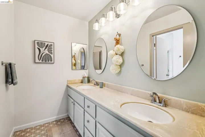 upstairs hall bath