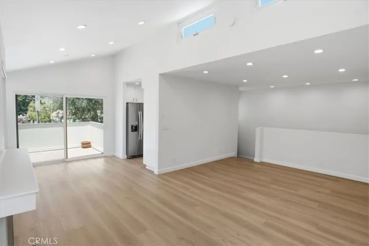 10566 Sunland 7, Sunland, California 91040