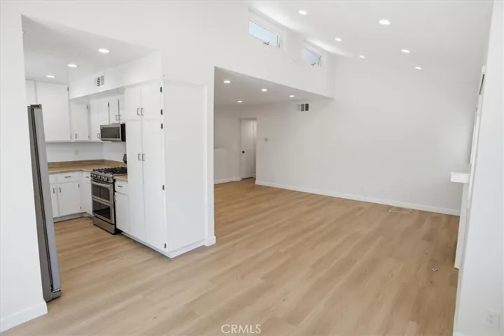 10566 Sunland 7, Sunland, California 91040