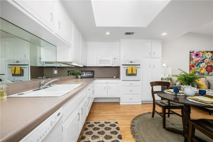 13701 Alderwood Lane W 29e, Seal Beach, California 90740