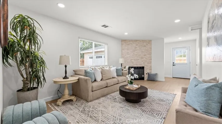 2409 Pepperwood Avenue, Long Beach, California 90815