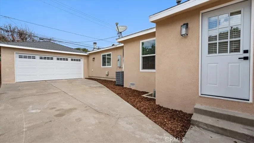 2409 Pepperwood Avenue, Long Beach, California 90815