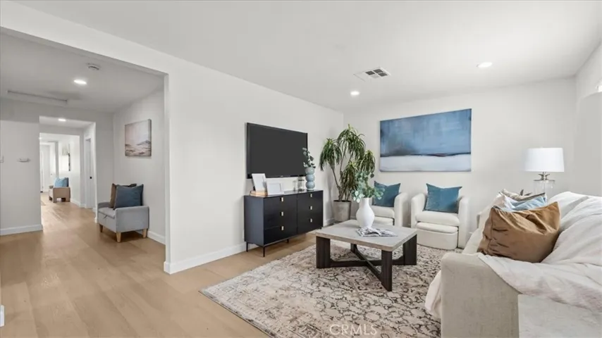 2409 Pepperwood Avenue, Long Beach, California 90815