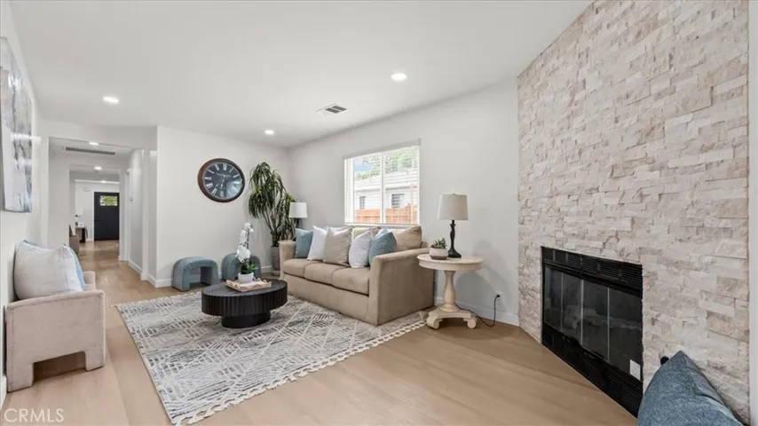 2409 Pepperwood Avenue, Long Beach, California 90815