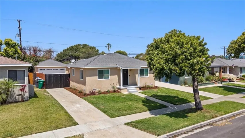 2409 Pepperwood Avenue, Long Beach, California 90815