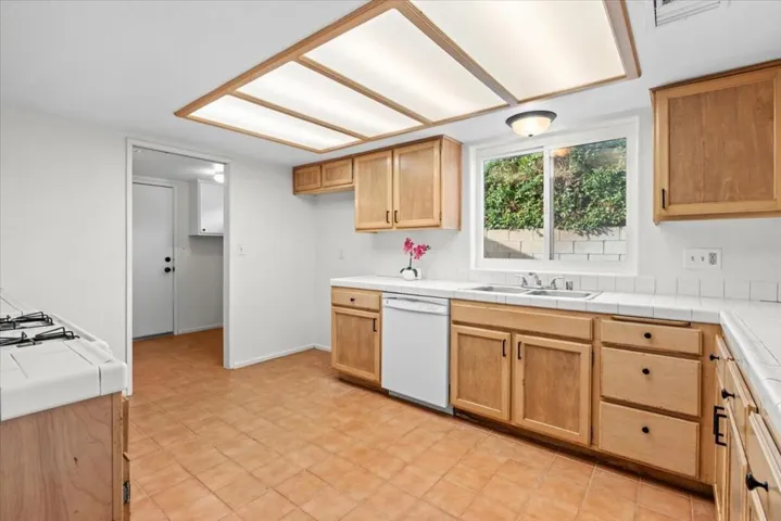 1-69040 San Helena Ave-22