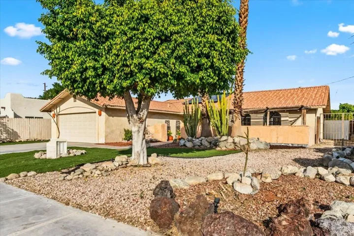 2-69040 San Helena Ave-6