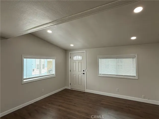 1741 Pomona Avenue 21, Costa Mesa, California 92627 — photo 4