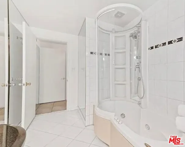 4363 Hayvenhurst Ave, Encino, California 91436