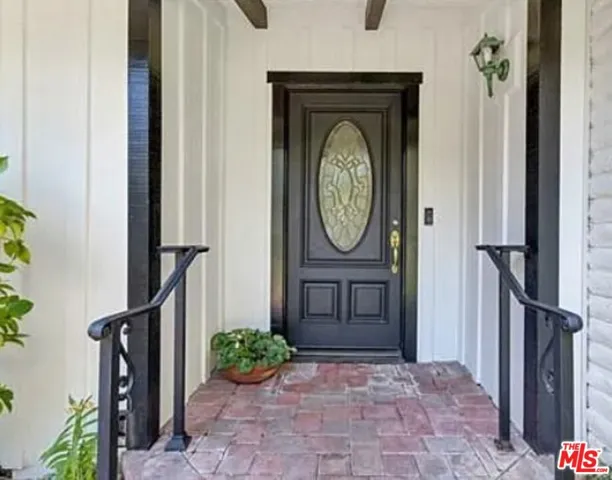 4363 Hayvenhurst Ave, Encino, California 91436
