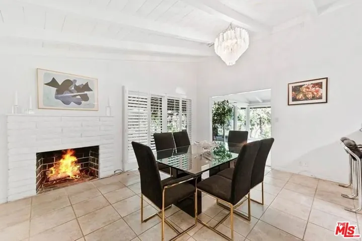 4363 Hayvenhurst Ave, Encino, California 91436