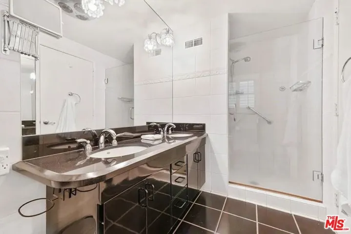 4363 Hayvenhurst Ave, Encino, California 91436