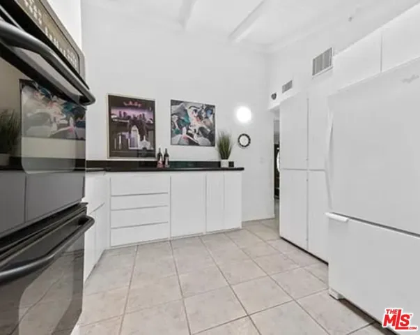 4363 Hayvenhurst Ave, Encino, California 91436