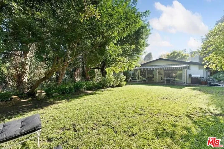 4363 Hayvenhurst Ave, Encino, California 91436
