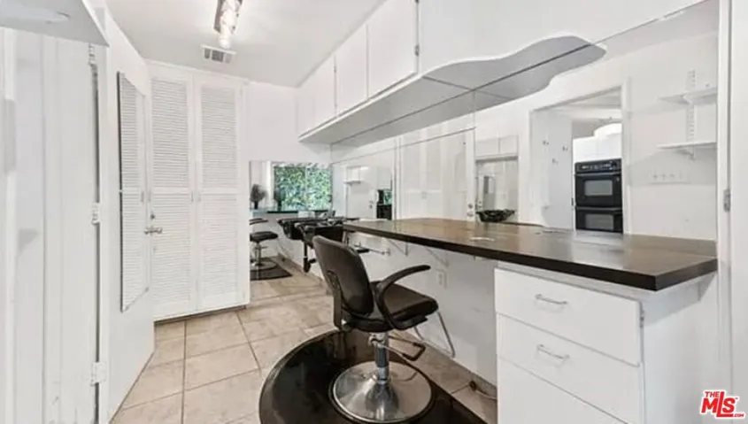 4363 Hayvenhurst Ave, Encino, California 91436