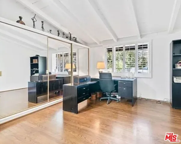 4363 Hayvenhurst Ave, Encino, California 91436
