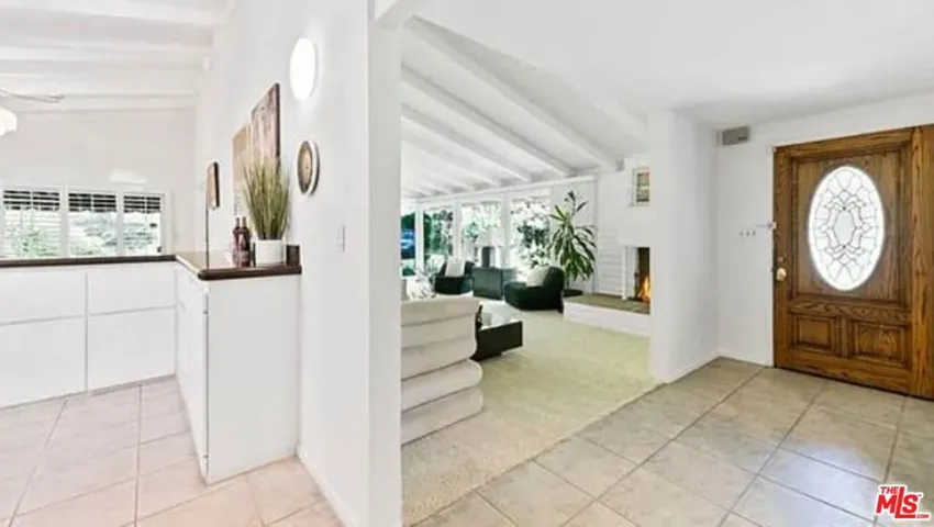 4363 Hayvenhurst Ave, Encino, California 91436