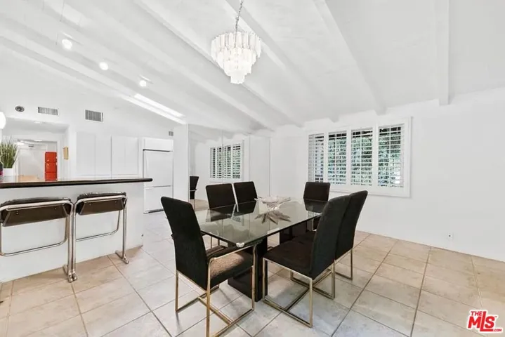 4363 Hayvenhurst Ave, Encino, California 91436