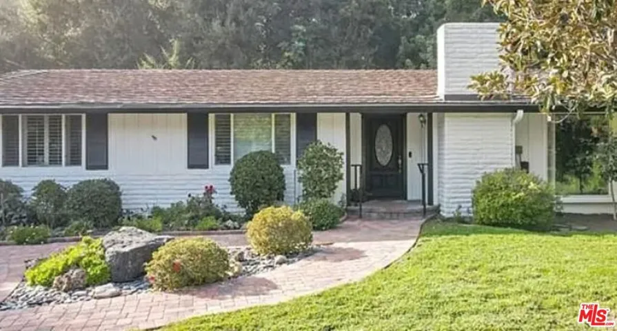 4363 Hayvenhurst Ave, Encino, California 91436