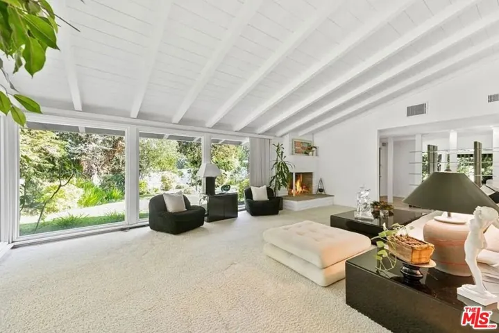 4363 Hayvenhurst Ave, Encino, California 91436