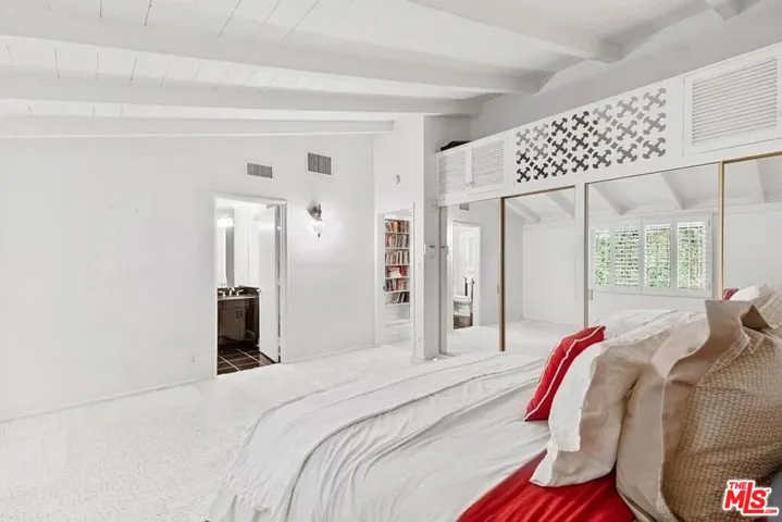 4363 Hayvenhurst Ave, Encino, California 91436