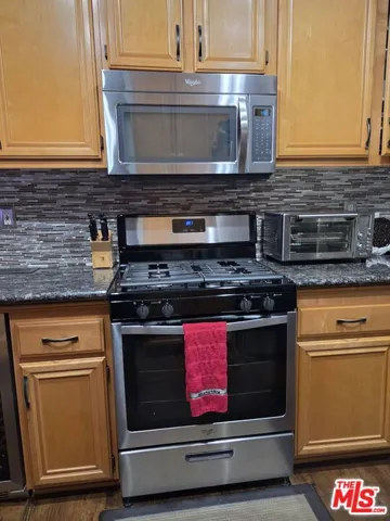 Built in Stove and Microwave