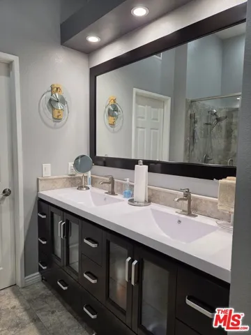 Master Bath sinks