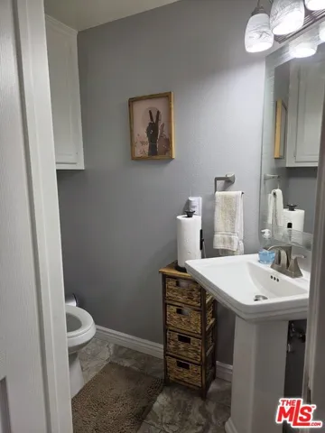 1/2 bath