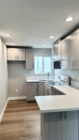 Kitchen (2nd Unit)