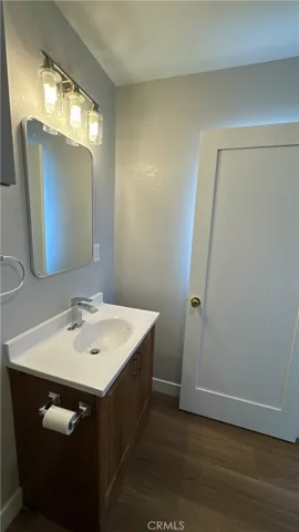 Bathroom (2nd Unit)