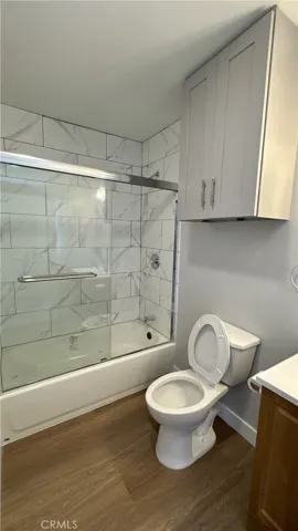 Bathroom (2nd Unit)