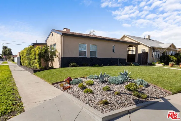 2400 W 74th Street, Los Angeles, California 90043