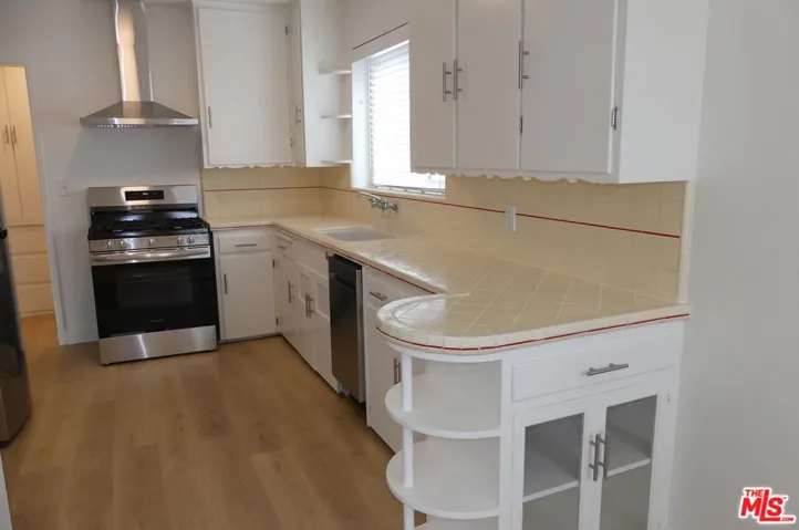 309 309.5 Jasmine Avenue, Corona Del Mar, California 92625